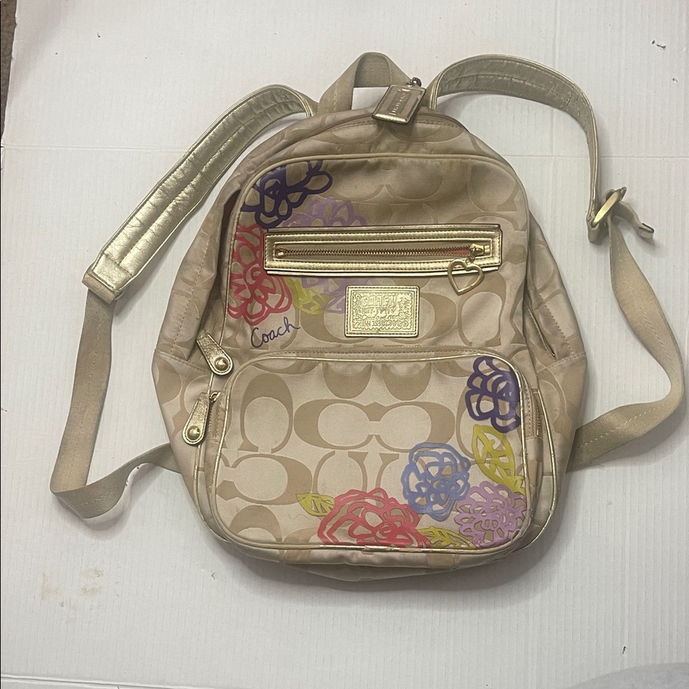 🆕listing…Coach Poppy Backpack